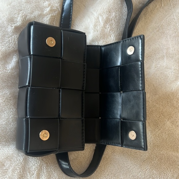 Black Woven Leather Purse - Picture 4 of 5